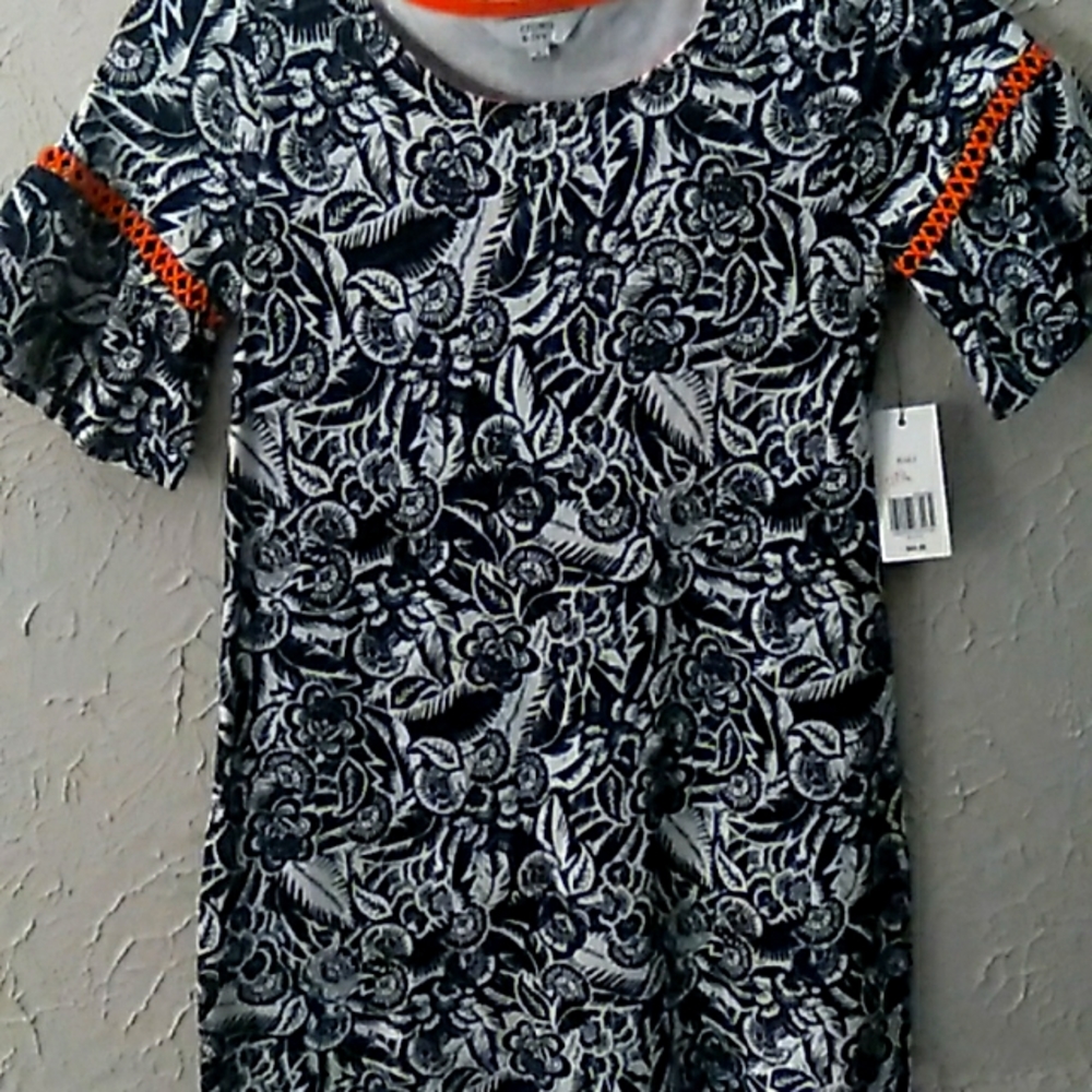 New with tags Girls Crown and Ivy dress size 7/8